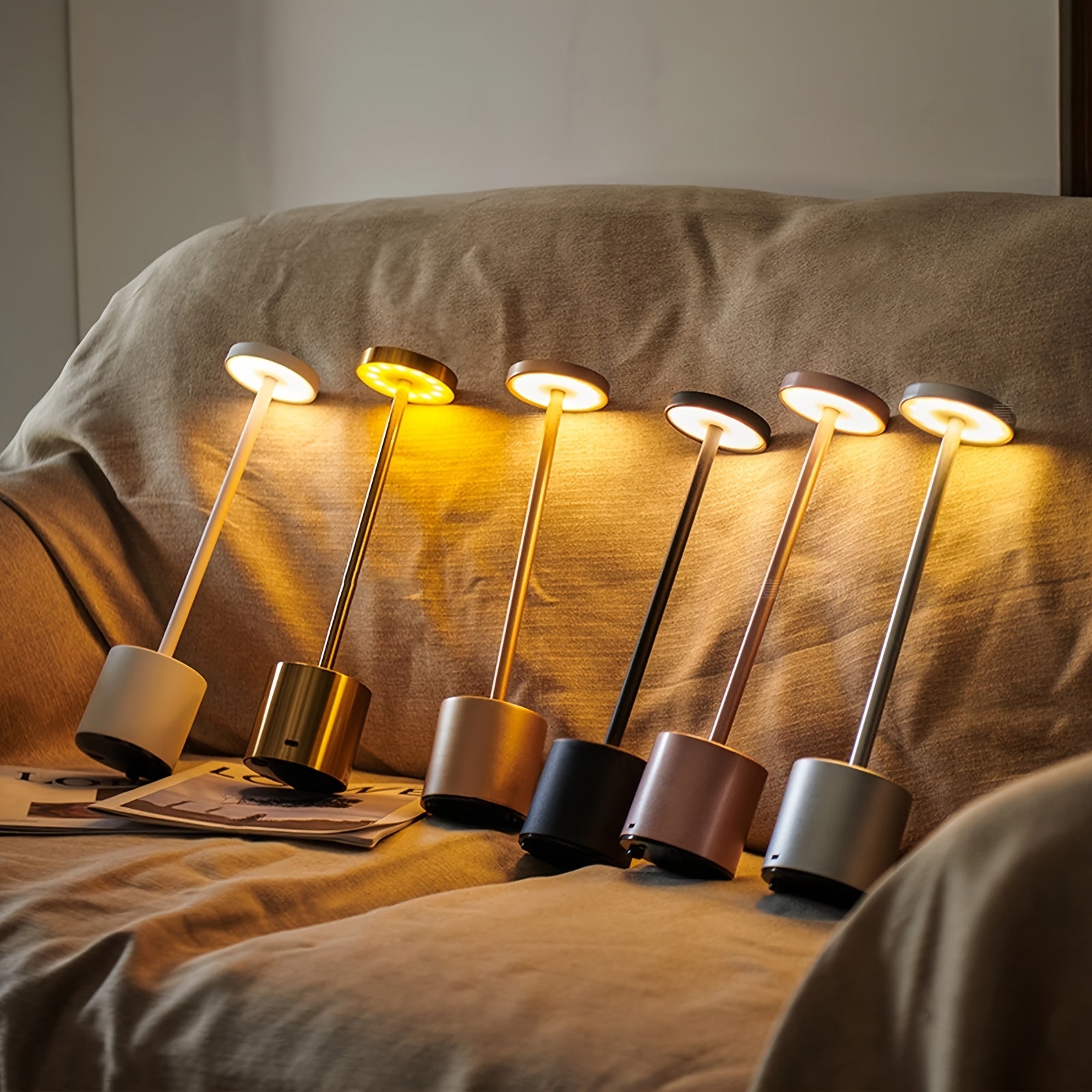 Luminária de Mesa 3 Cores LED Touch Dimerizável