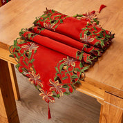 Caminho de Mesa Bordado Floral Vazados e Franjas Elegantes