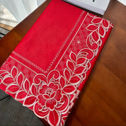 Toalha de Mesa Oval Vermelha Bordado Floral