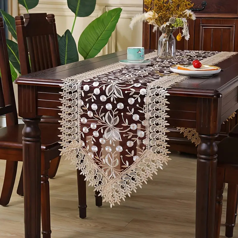 Caminho de Mesa Branco em Organza
