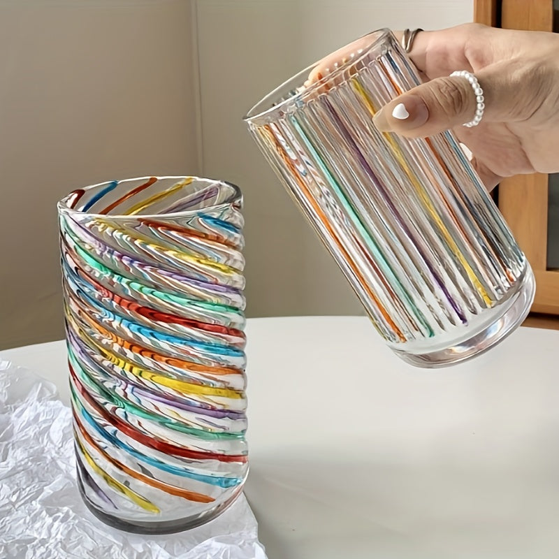 Copo Pintado à Mão com Design Espesso