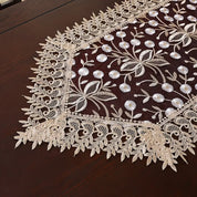 Caminho de Mesa Branco em Organza