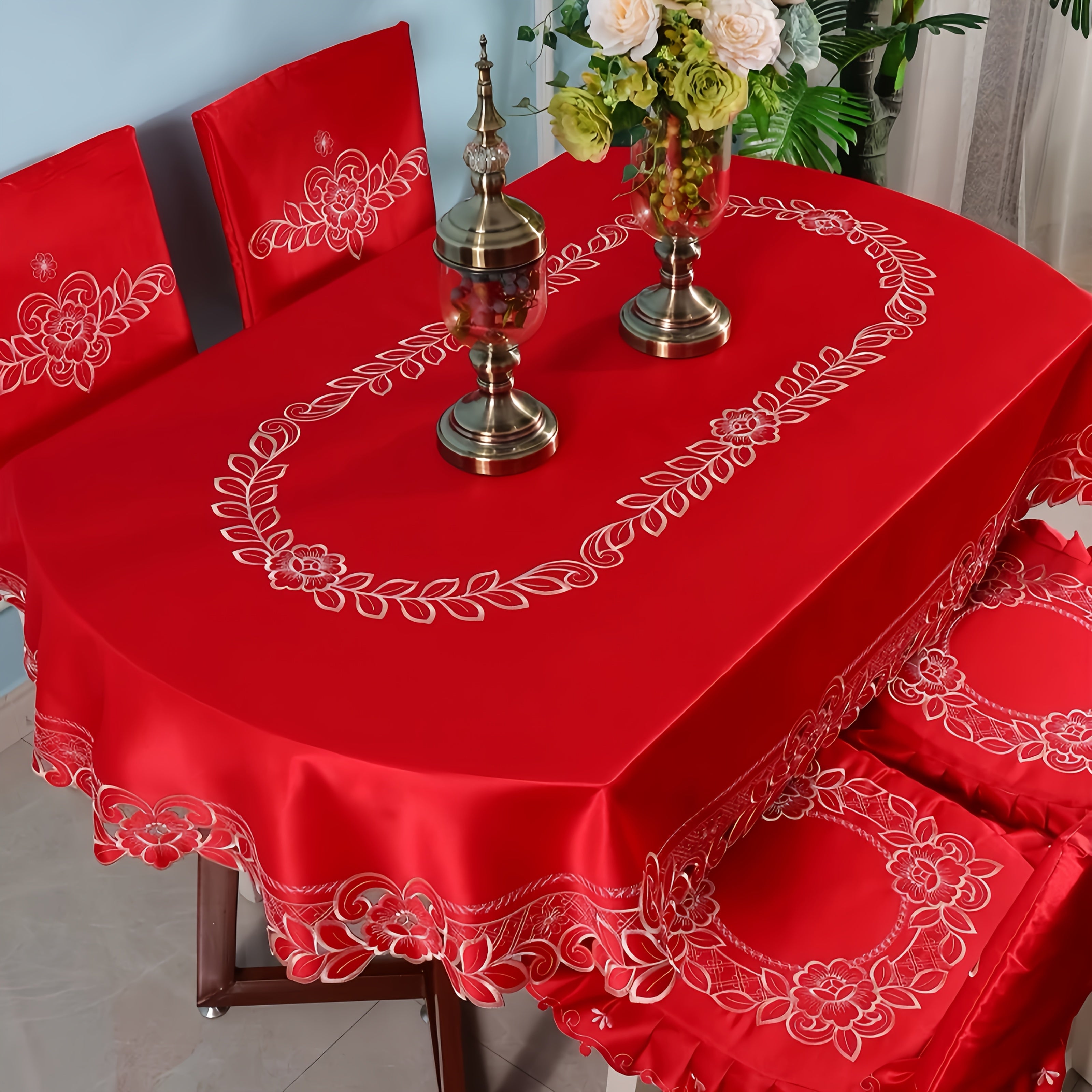 Toalha de Mesa Oval Vermelha Bordado Floral