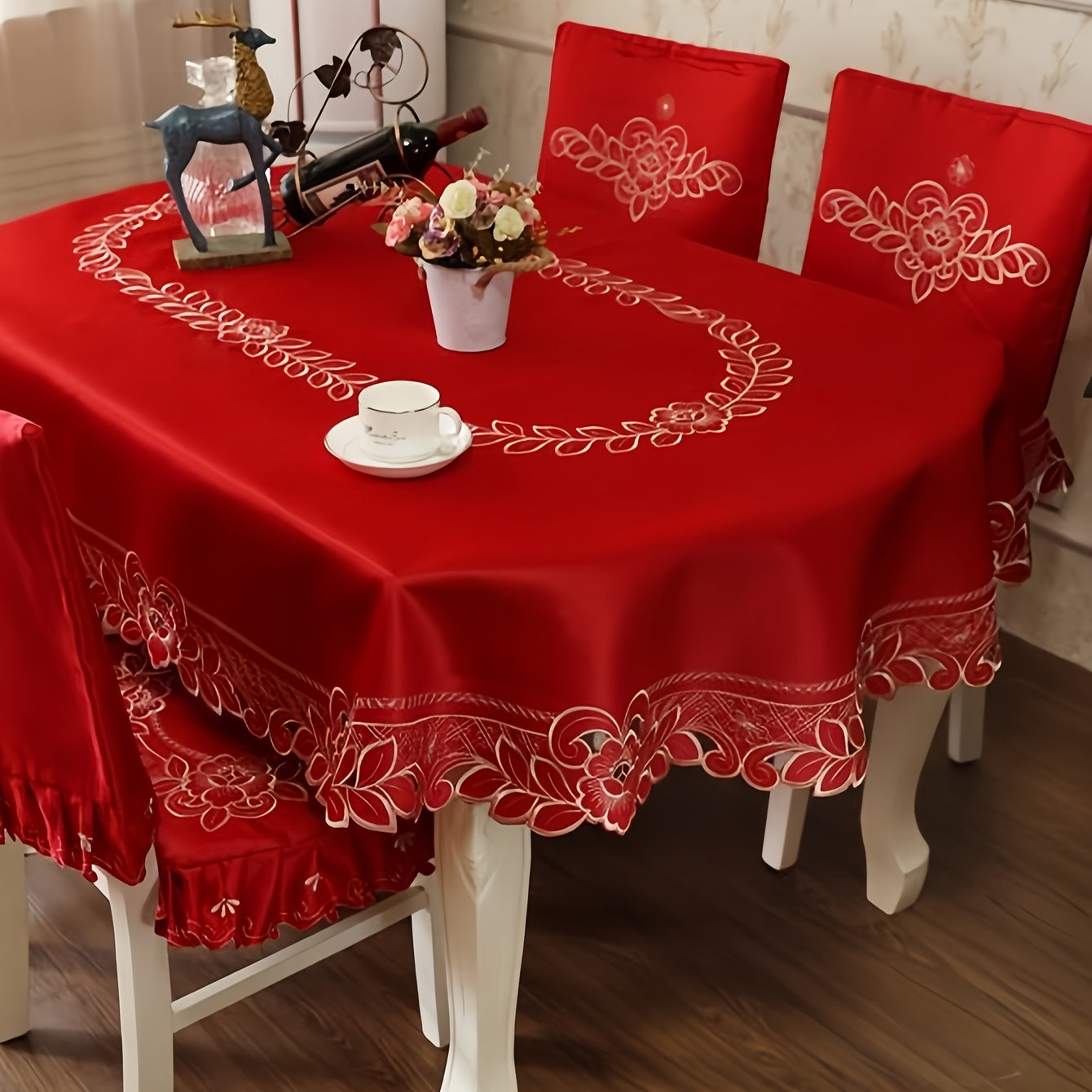 Toalha de Mesa Oval Vermelha Bordado Floral