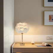 Luminária de Mesa Elegante com Penas Brancas