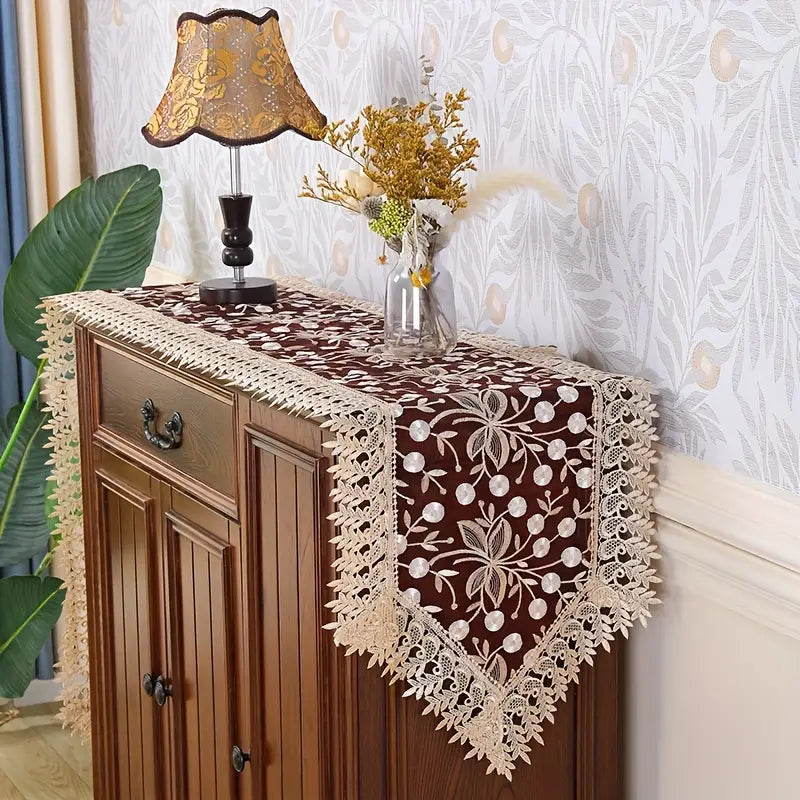 Caminho de Mesa Branco em Organza