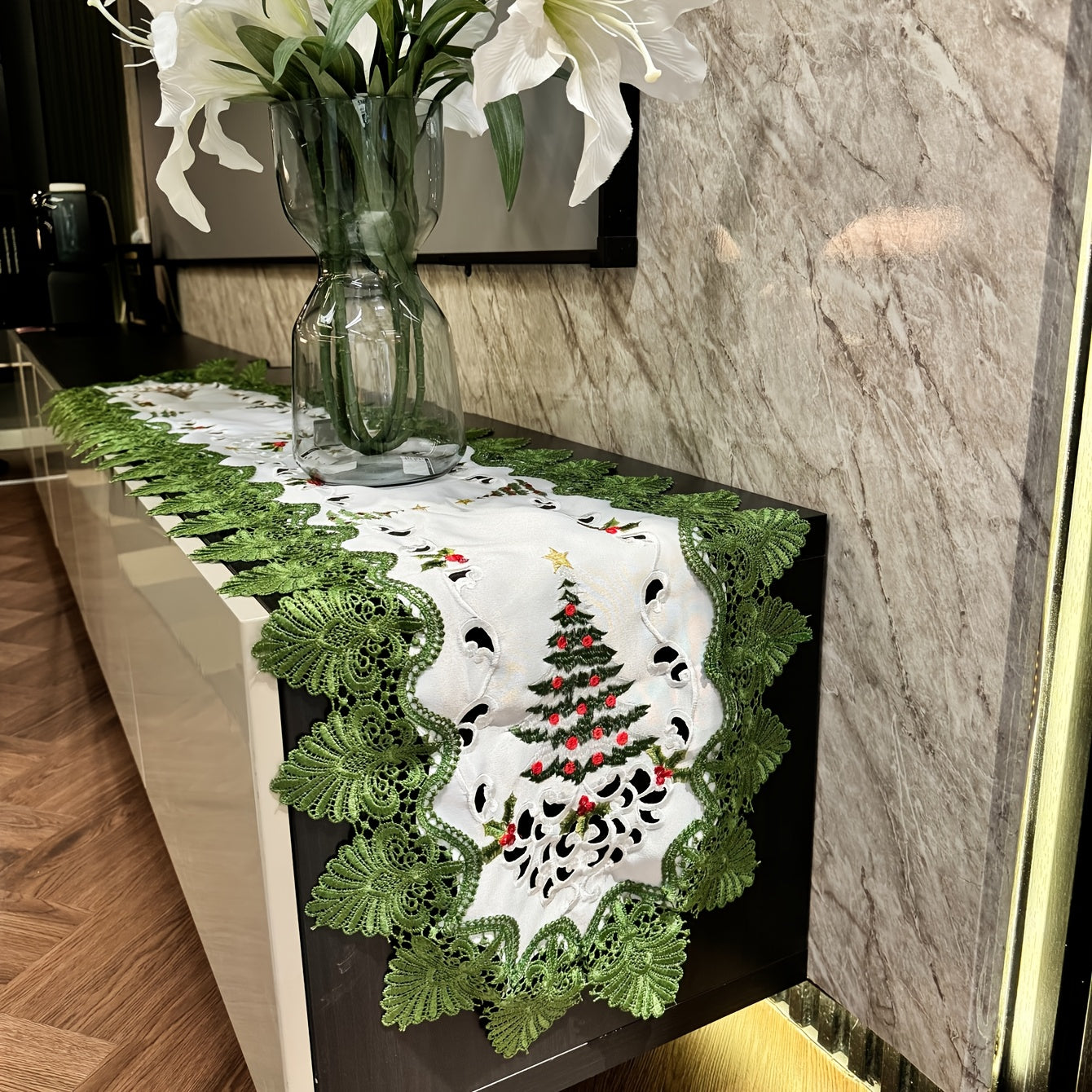Caminho de Mesa Natalino Pinheiro Renda Escalope
