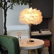 Luminária de Mesa Elegante com Penas Brancas