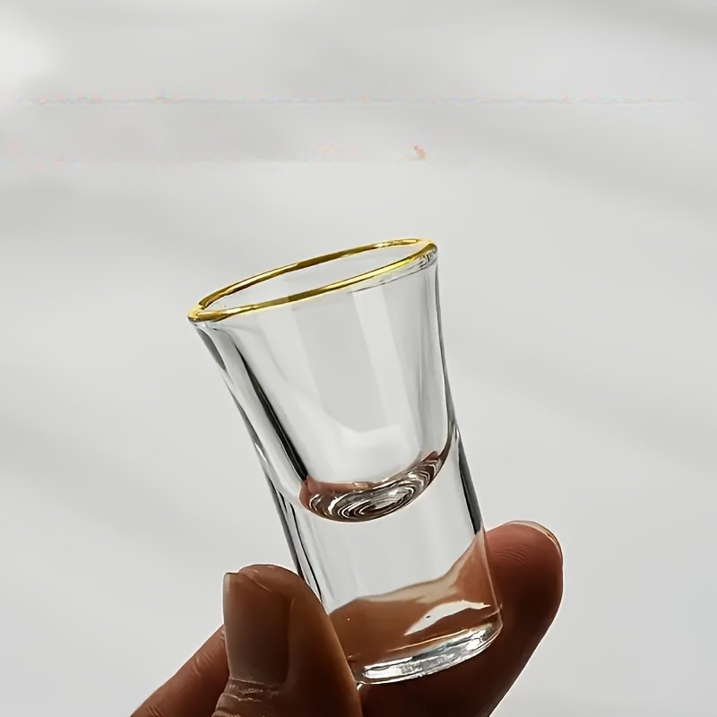 Conjunto de Taças de Licor com Borda Dourada