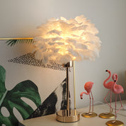 Luminária de Mesa Elegante com Penas Brancas