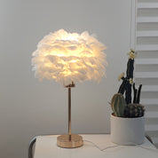 Luminária de Mesa Elegante com Penas Brancas