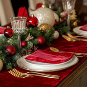 Caminho de Mesa Veludo Vermelho com Detalhes Dourados