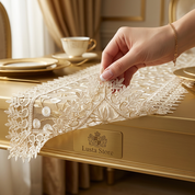 Caminho de Mesa Branco em Organza